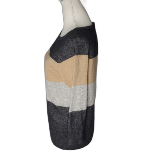 Angora Sweater Gray Beige Size Medium by Fenn Wright Manson - Picture 2 of 5